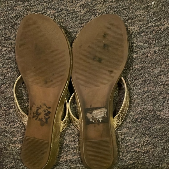 Sz 8.5 Guess by Marciano sandals in good condition - Picture 4 of 5